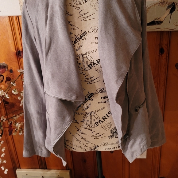 Jacket - Picture 8 of 8